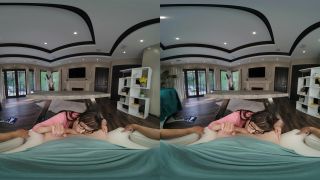 free online video 21 Covid Homeschooling Gear vr - close-upexpires= - virtual reality -1