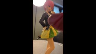 Hentai Videos 五等分の花嫁中野一花制服ver.フィギュアにぶっかけオナニー-1
