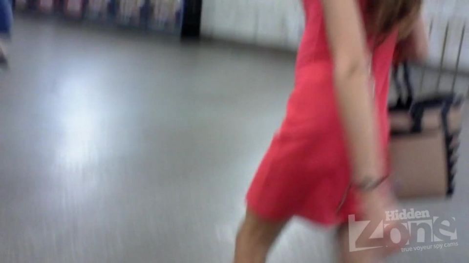 Amateur Upskirt Action 982