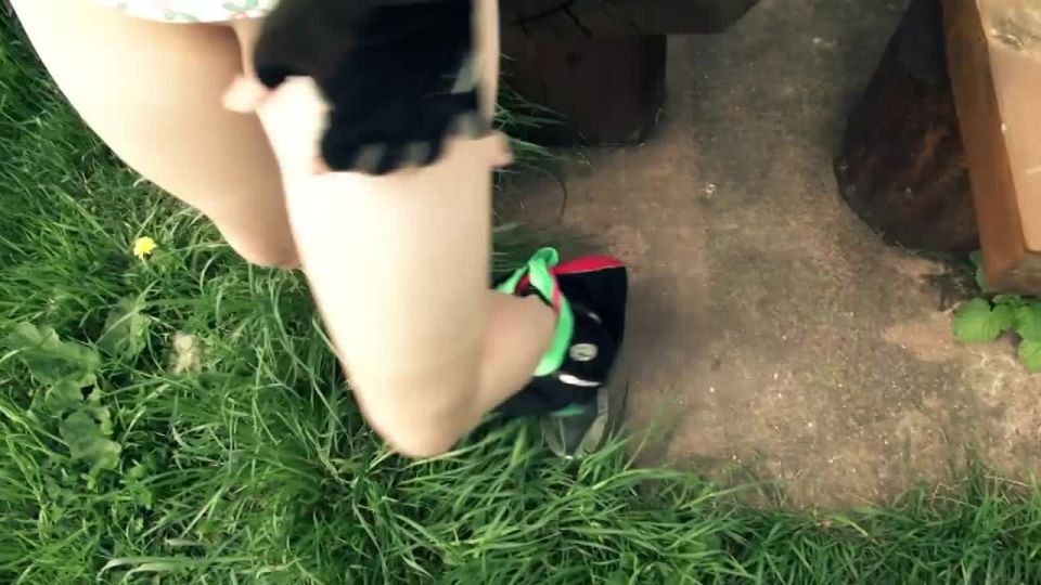 C_podrygoi_na_prirode