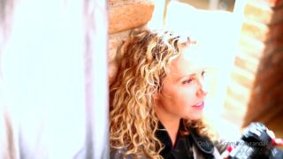 Holly Randall 5dfd53aa607dcba69beed-7