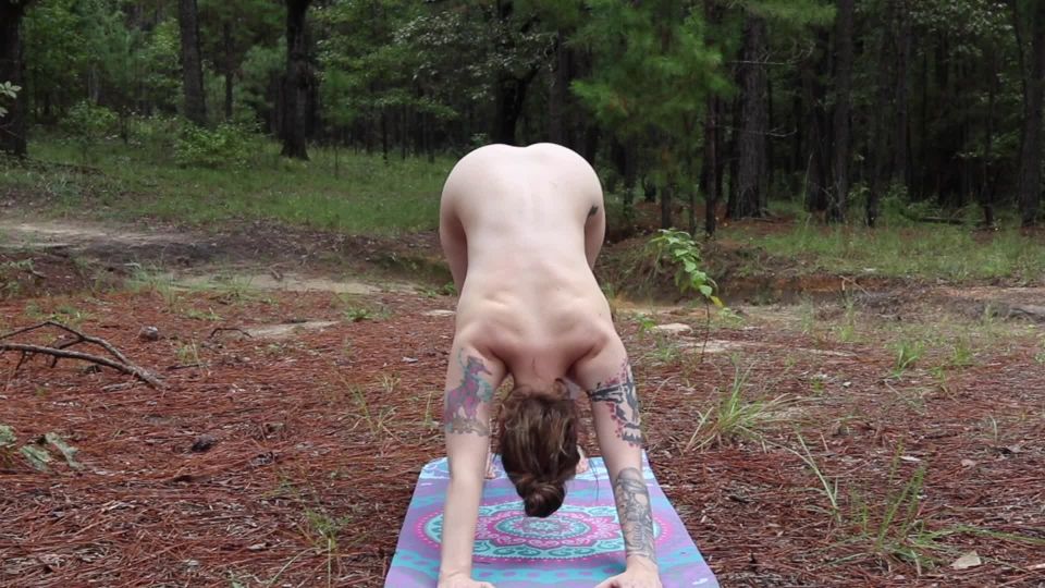 Naked_Yoga