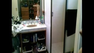 woman_in_bathroom-6