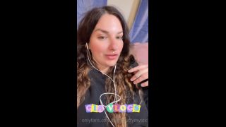 giaisabellaxx H265 2023-02-28 Bonus vlog &amp; my MVP picks of the week! sorry the vids are so chaotic  Gern- you r-9