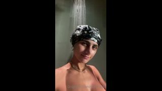 Onlyfans - Miakhalifa - When you want to be sexy but it doesnt line up with your hair wash day - 16-01-2021-0