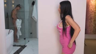 7120 El Embarazo me Pone Cachonda Asi que me Follo a Mi Herma...-1