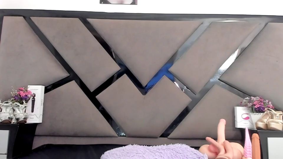 Naomi93's 2025 Erotic Debut: Exclusive Preview