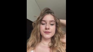 Kitten Crinaaaa - Skinny Kitten Likes to Fuck her Anus  Solo-5