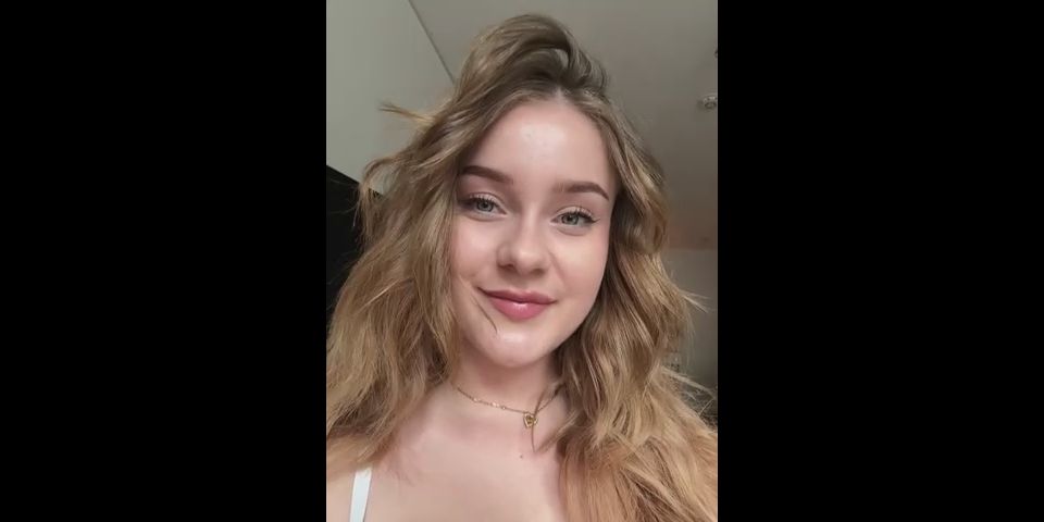 Kitten Crinaaaa - Skinny Kitten Likes to Fuck her Anus  Solo