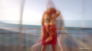 Photodromm presents yasmin redalert,  on teen -6