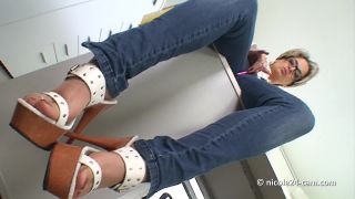 Online porn - Nicole Feet Lady 24 – Sexy in Jeans   Pantyhose femdom-6