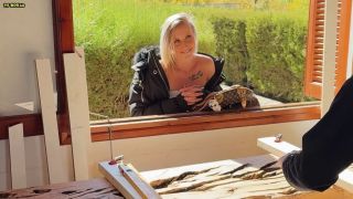 [K2S.CLUB] Taiga_LaLoca - Freche Kundin klettert in die Werkstatt und wird von Tischler hart ... - FullHD 1080P-1