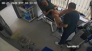 [sexeclinic.com] Movie where mother carrys daughter to gyno for first exam-0