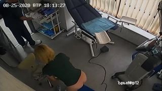 [sexeclinic.com] Movie where mother carrys daughter to gyno for first exam-3