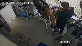 [sexeclinic.com] Movie where mother carrys daughter to gyno for first exam-7