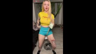 Big Ass gym babe cums twice-3