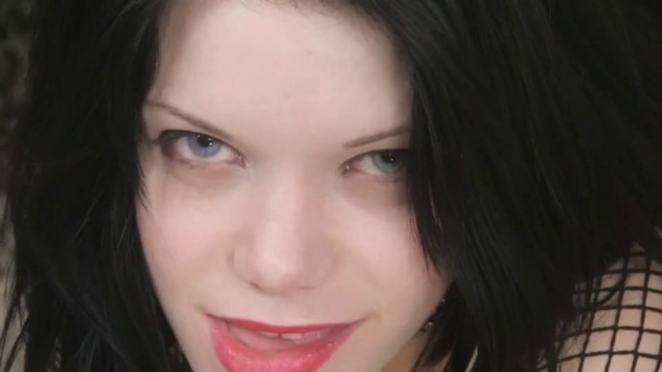 Adorable Canadian Roxie Rides On Her Sybian.