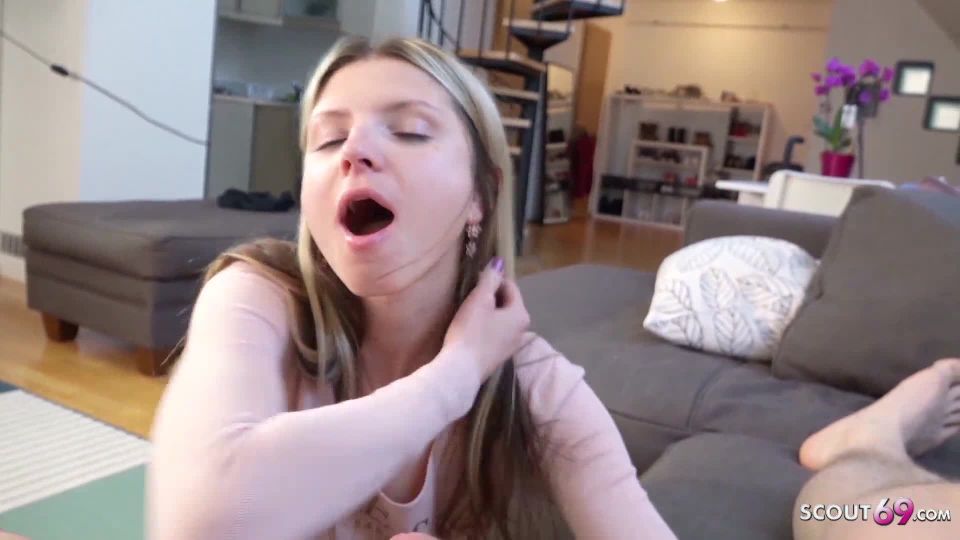 Sara - Cute College Teen In Glasses Fuck (College porn)