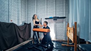 Noirqueenie Face Slapping Training Angle 2 (Fetish porn)-7