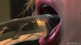 Dahlia Sky Uses A Glass Dildo To Get Off Dildo!-1