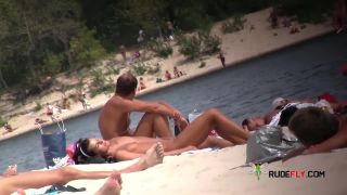 Dame wife on nude plage 3-4