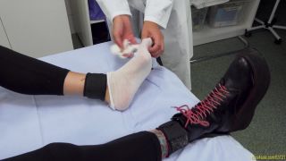 porn clip 17 Suzy One Shoe Extreme Foot Tickle Therapy at the Clinic - hd - hardcore porn deep feet fetish-5