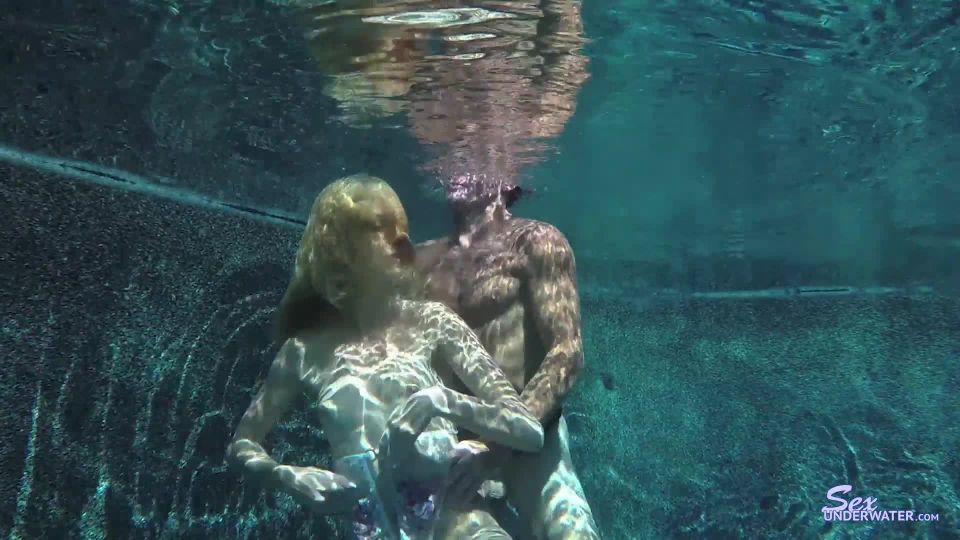 SexUnderwater e1021 UW Lovers #20 pt2 (mp4)