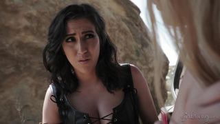 April O'Neil, Kenna James (Fantasy Factory: Wastelands (Episode 2: The Hero / 20.09.2018)-2