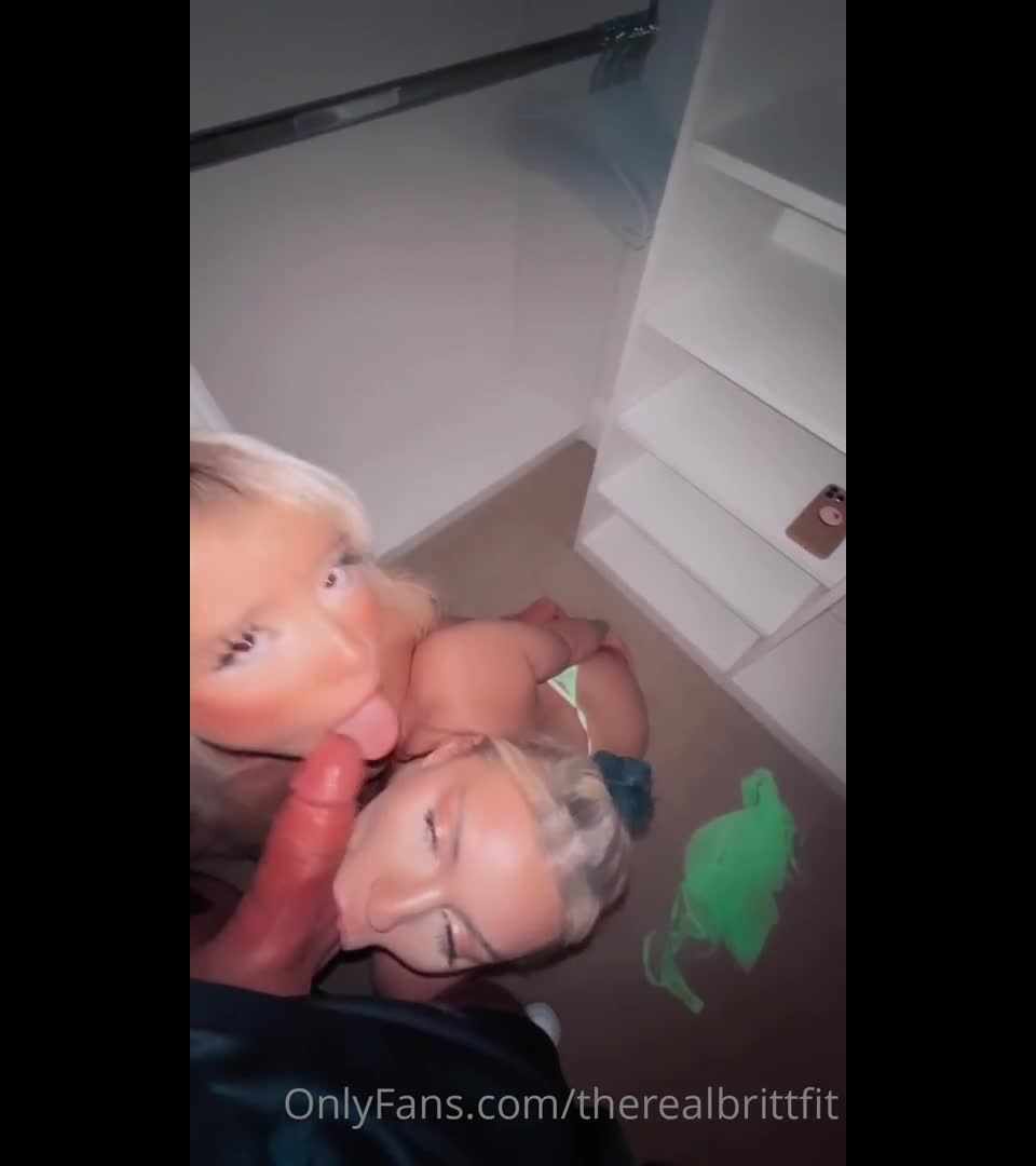 Waifumiia With Therealbrittfit Ghost Face Halloween Sex Onlyfans (Amateur porn)