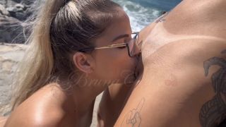 6259 Me And My Friend Got ​​horny And Fucked On The Nude Beach-2