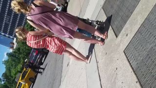 It is destiny for wind to show her ass in  upskirt-0