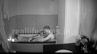 Reallifecam - Hawk Passionate Makeout And Have Hot Blowjob In The Bathub 21.06.2024 - SD 630P-1