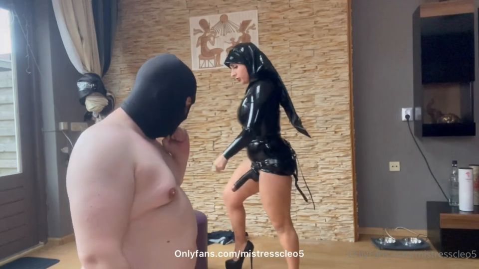 miss cleopatra pegging in arabic (Femdom porn)