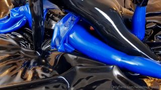 Latexlovinglady - 15 and minutes of fun! Poooor me and my...-7