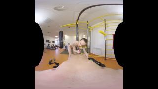 Watch Belle Claire's Sexy Ass Work Tricks Now-9