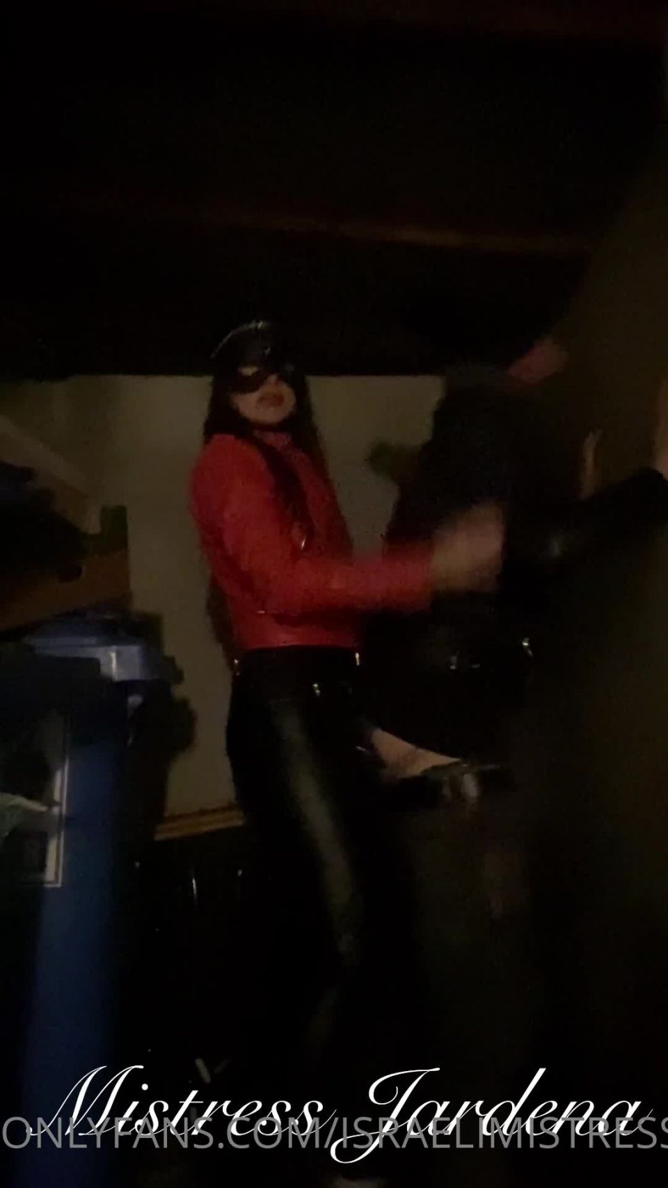 Onlyfans Jardena Fucked At Night In A Dumpster (Pornstar)