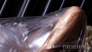 7106 Clear Plastic Bodybag Fuck Part1 1280hd - Plasticlovers-4