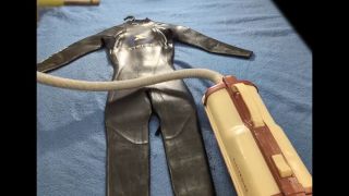 Hd Porn REQ Vacuuming Girlfriends Wetsuit with Electrolux Vacuum Cleaner-1