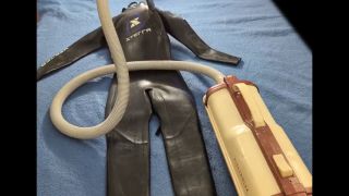 Hd Porn REQ Vacuuming Girlfriends Wetsuit with Electrolux Vacuum Cleaner-2