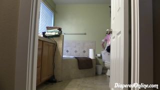 Diaperedonline2Pookie Pookie Diapered Maid Cleaning Bathroom-4