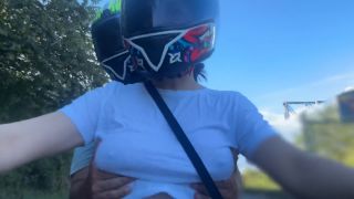 7147 I Picked up a DIDI Client without a Bra and she Noticed ...-5