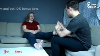 [GetFreeDays.com] Big foot worship housecall huge feet, BBW feet, feet in face, BIG soles, meaty feet, barefoot Sex Stream October 2022-1