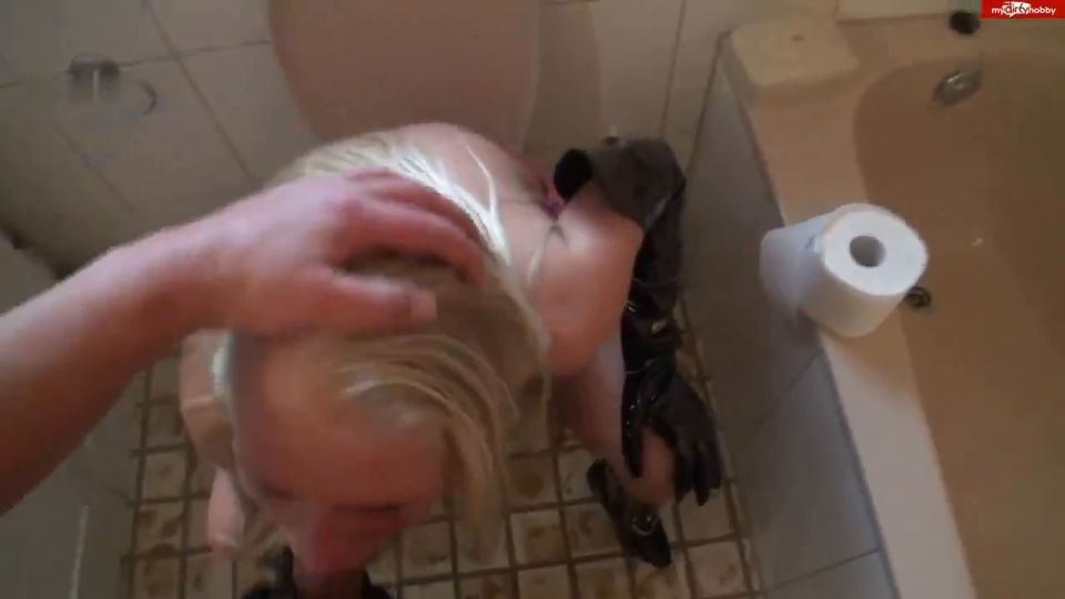 [K2S.CLUB] KacyKisha - Beim Pinkeln schamlos ausgenutzt - HD 720P