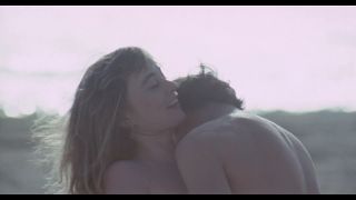 Mad Foxes 1981 Starring Laura Premica Hot Classic Film-3