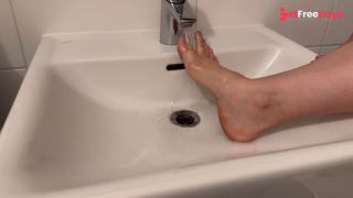 [GetFreeDays.com] Washing my dirty feet Porn Leak April 2023-0