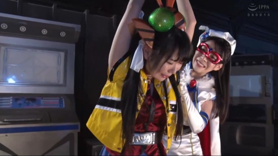 [SuperMisses.com] SPSA-30 ヒロインくすぐり総集編フォンテーヌ Shizuku Hanai, Kurumi Suzuka