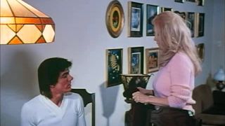 Confessions of a Young American Housewife (1974) - (Vintage)-3