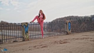 [K2S.CLUB] Anastasia20221 - Barbusig und fast Nackt an der Neisse im Frühling - FullHD 1080P-9