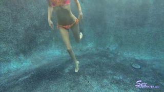 SexUnderwater e0616 Halle Von UW Model Training (mp4)-2