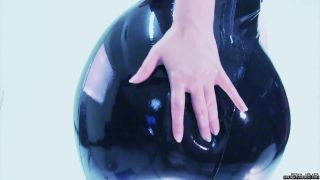 Aeryn Walker – Worship My Shiny Latex Ass-6